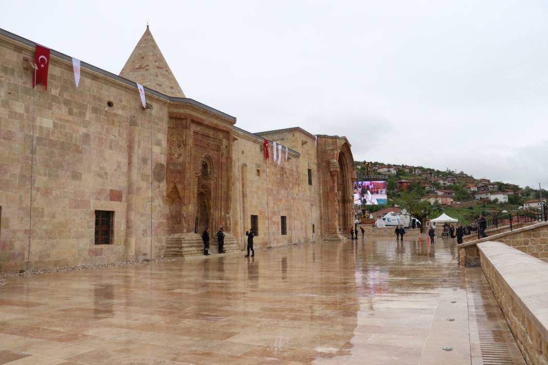 800 Yaşındaki Başyapıt Görenleri Büyüleyecek "Anadolu'nun El Hamra Sarayı" 7